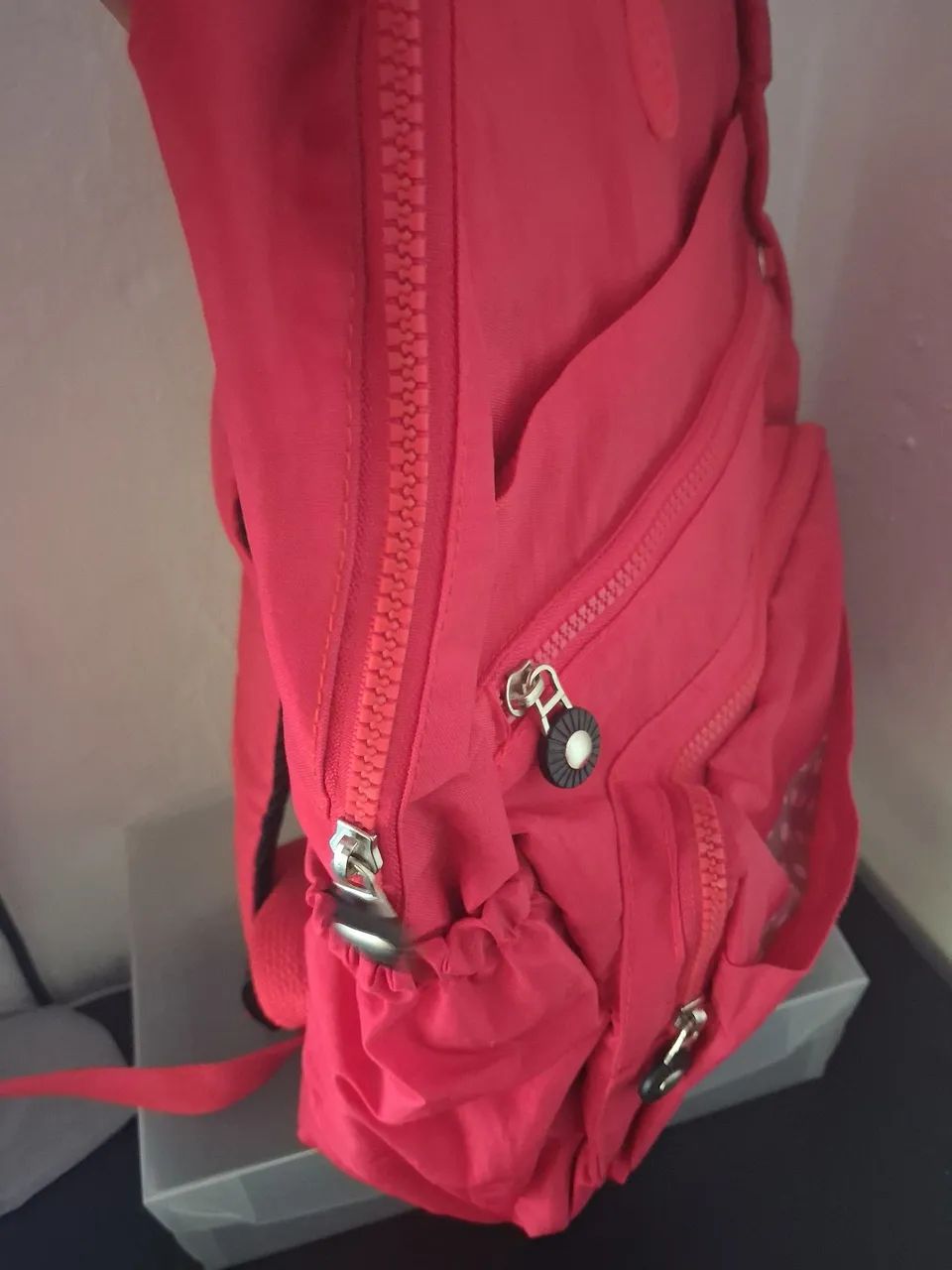 Mochila Tactel Vermelha com 6 Divisões, repartição para notebook  - Foto 4