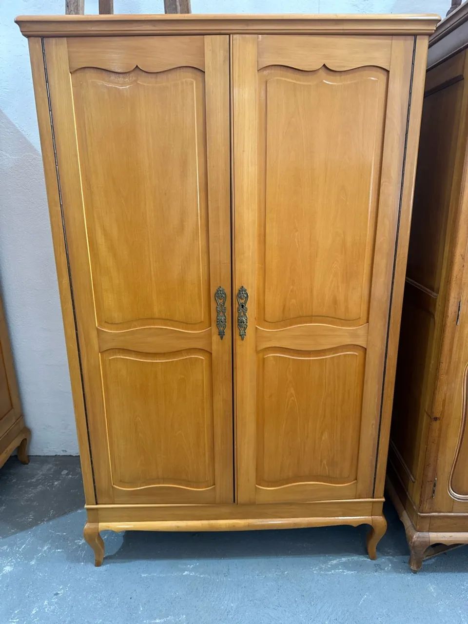 Guarda roupa de Madeira - 2 portas  - Foto 2