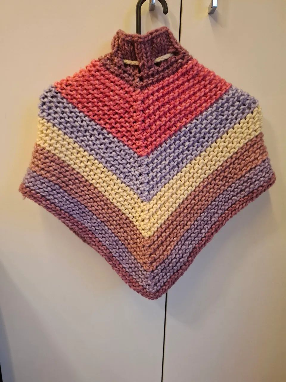 Poncho de crochê colorido - Foto 5
