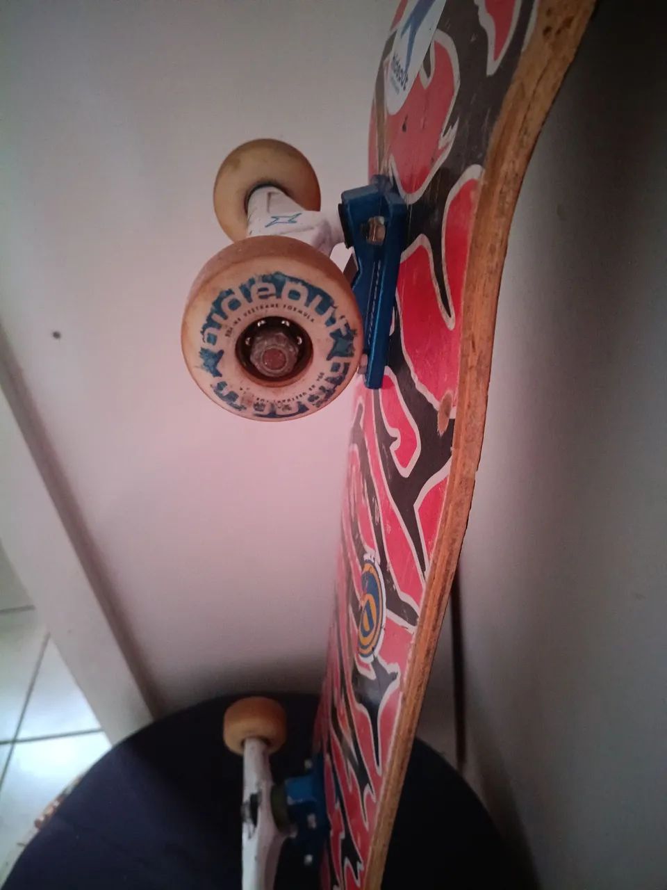 Skate da DropDead/Hideout usado - Foto 4