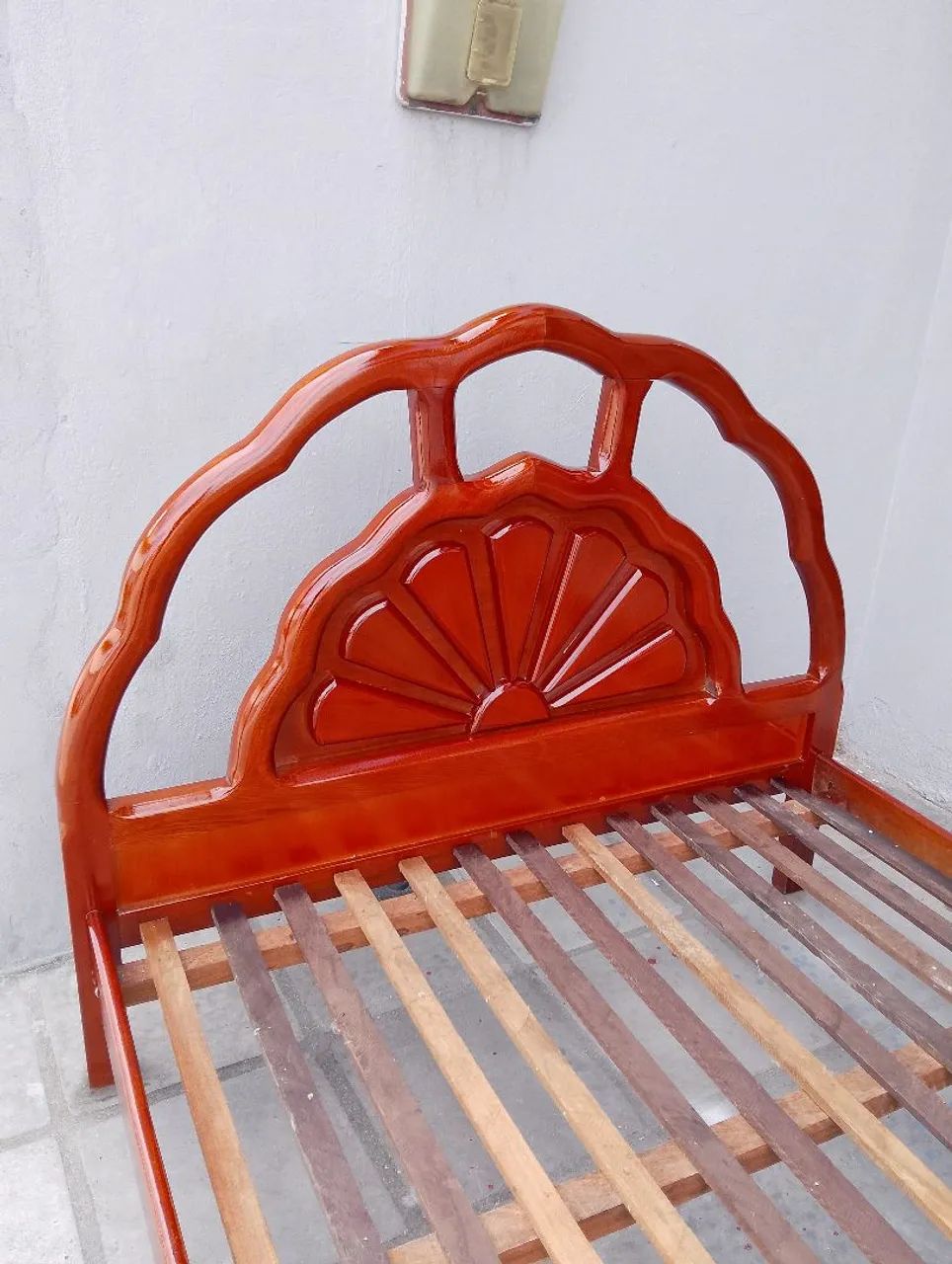 Cama de madeira maciça  - Foto 4