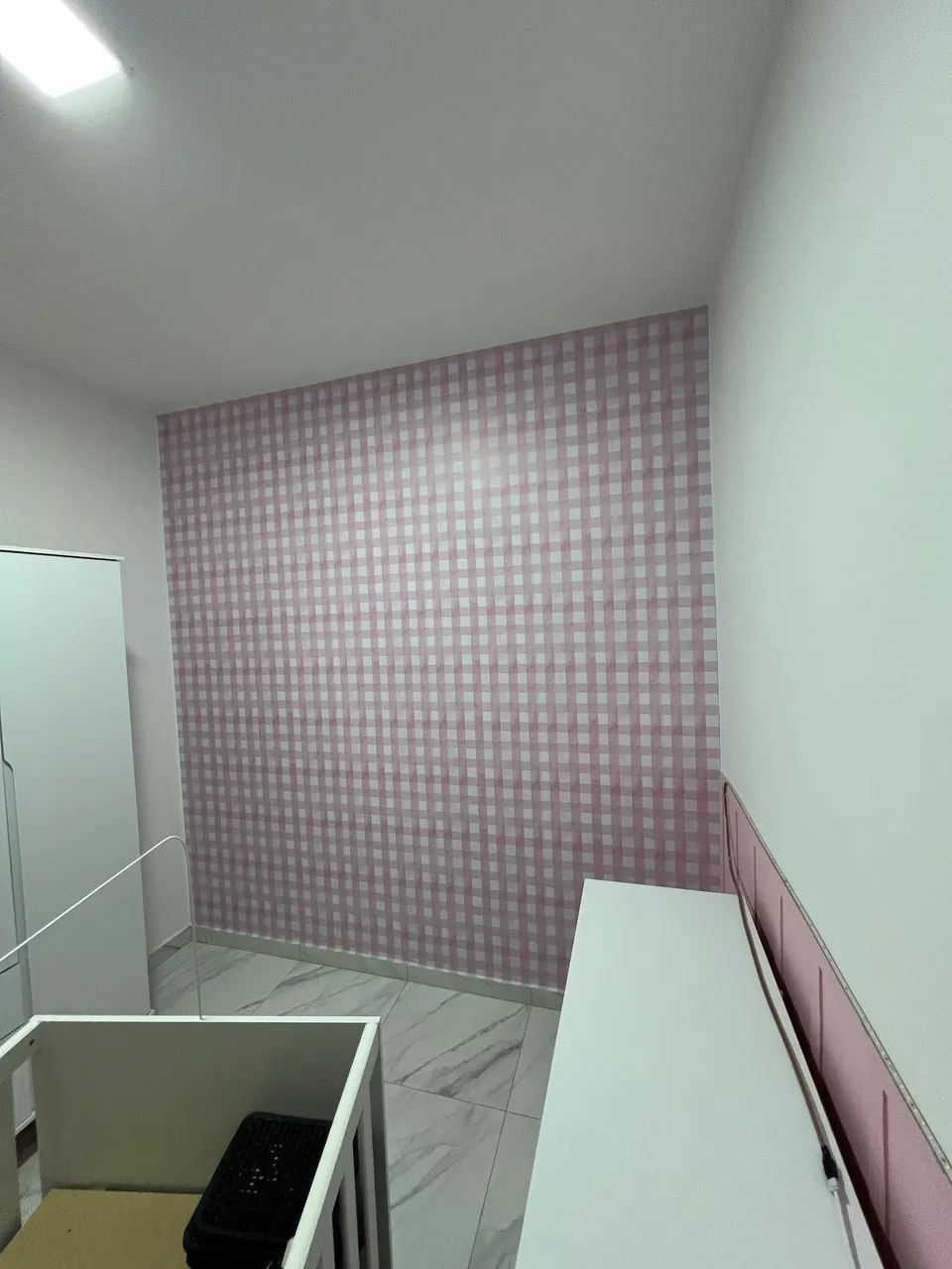 Aplicação de Adesivo e papel parede  - Foto 4