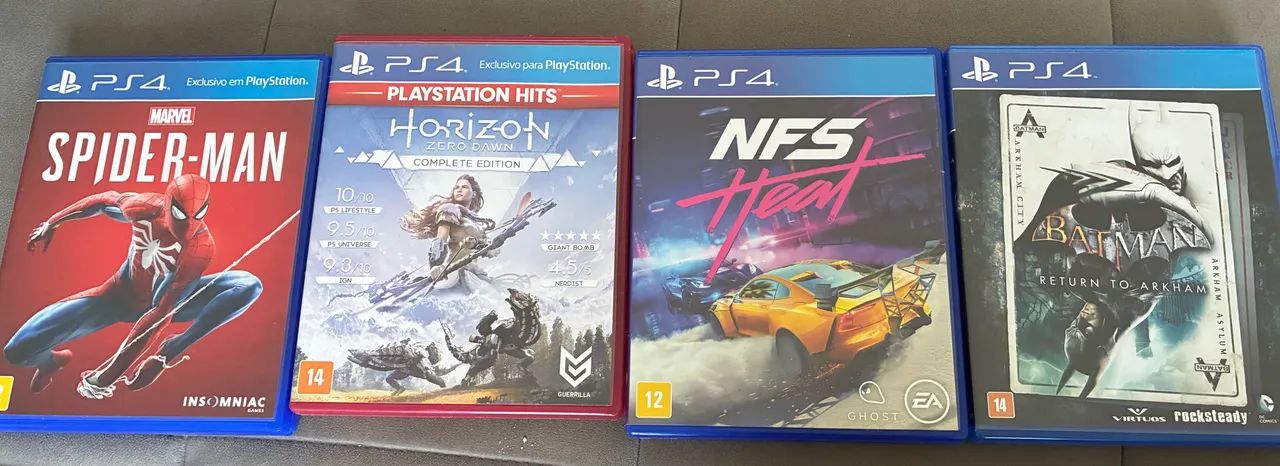 PS4 COM 3 CONTROLES E 4 JOGOS - Foto 2