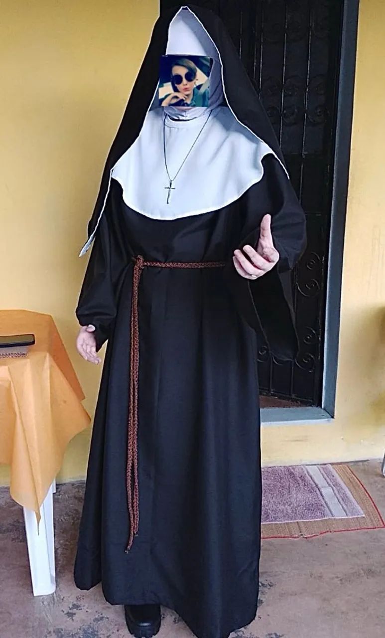 COSPLAY DA FREIRA (VALAK)