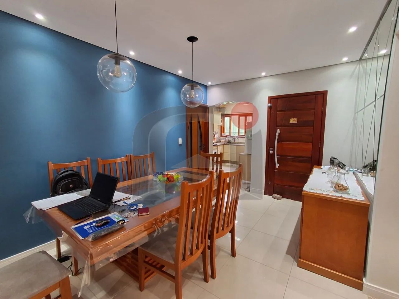 CASA COM PISCINA E ESPAÇO GOURMET RECÉM REFORMADA - Foto 2