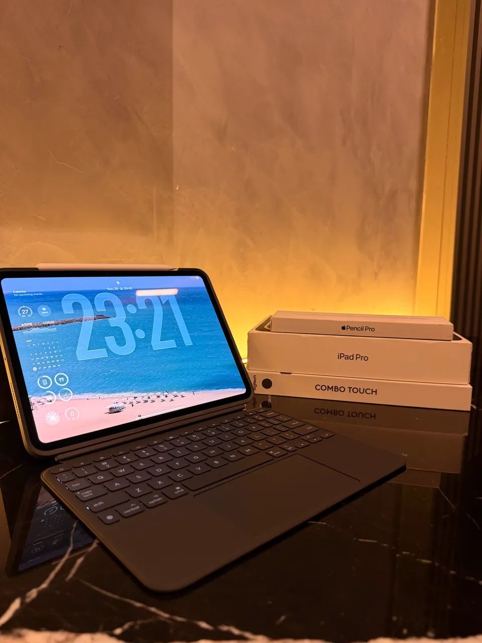 iPad Pro 11 M5 + Apple Pencil Pro + Logitech Combo Touch | 100% Bateria