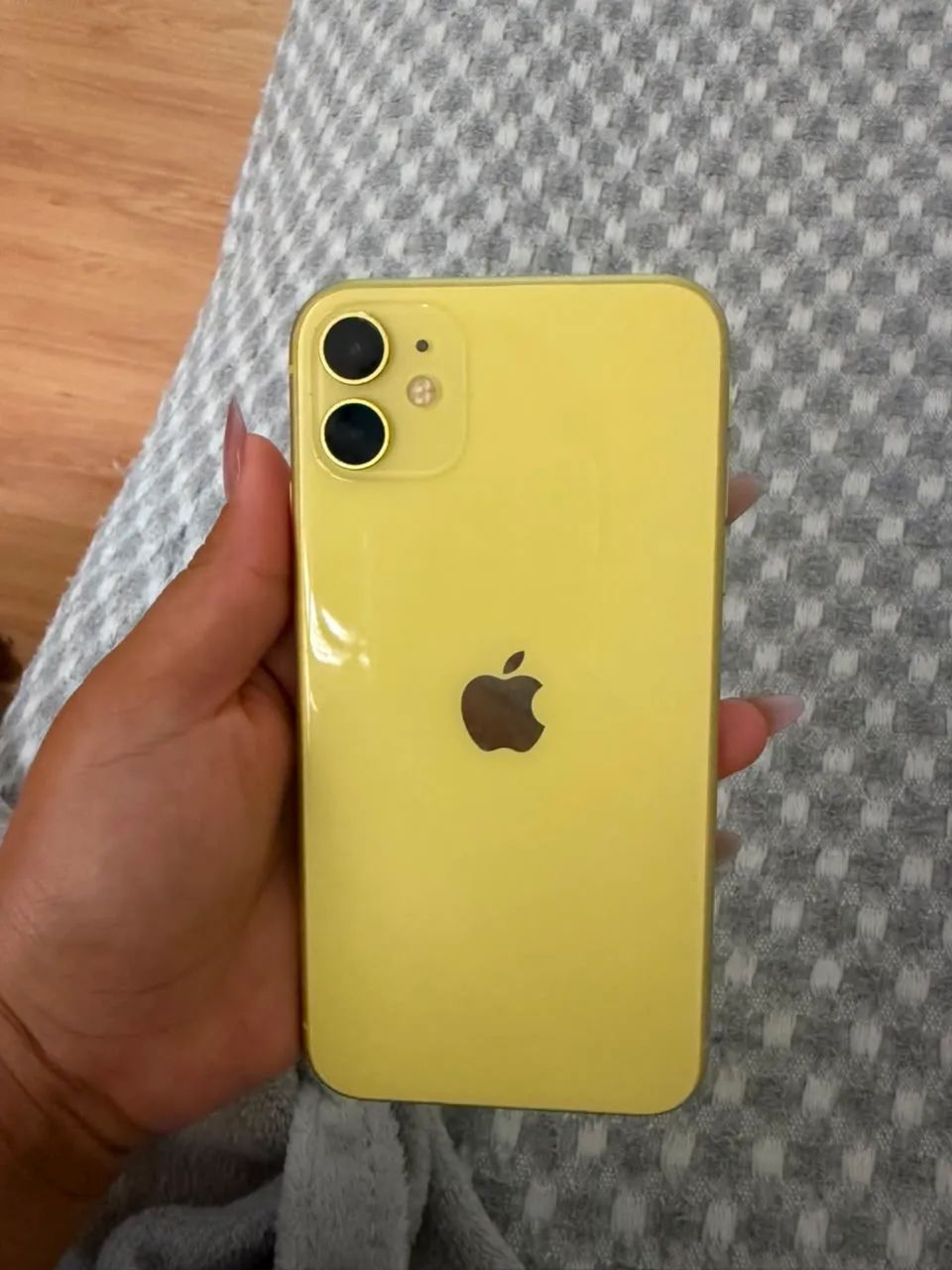 iPhone 11 Amarelo - 128 GB - Foto 2