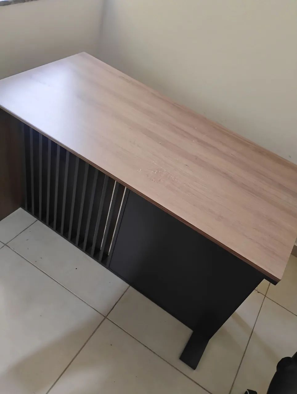 Mesa de escritório ripada  - Foto 2