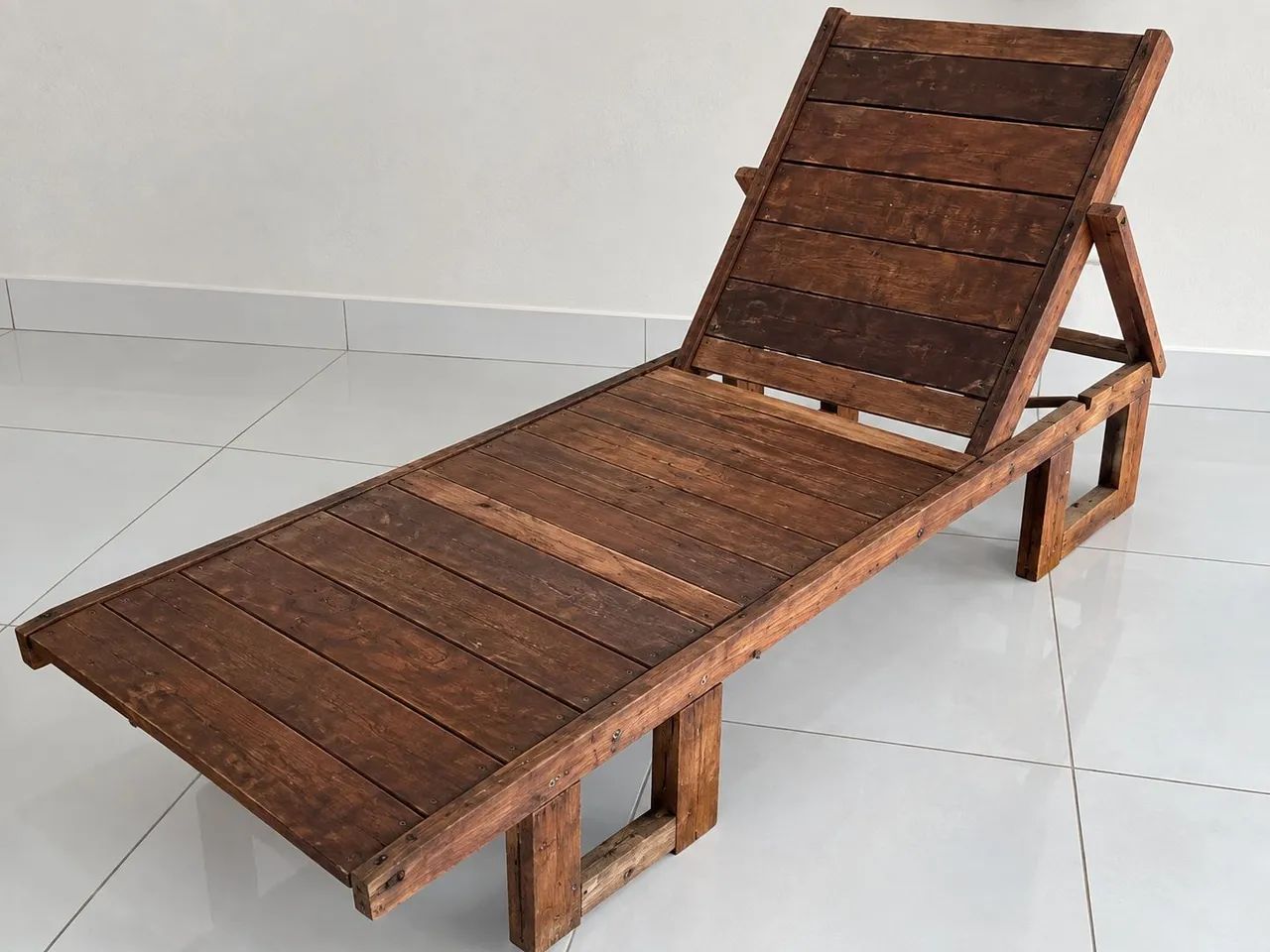 2 Espreguiçadeira de madeira maciça