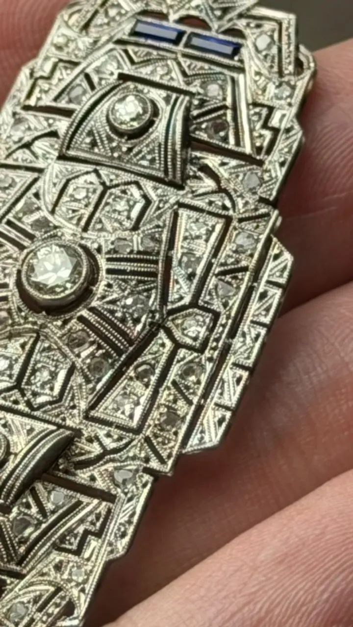 Placa Art Déco com 61 diamantes e safiras - 5,4 × 2,9 cm - Foto 5