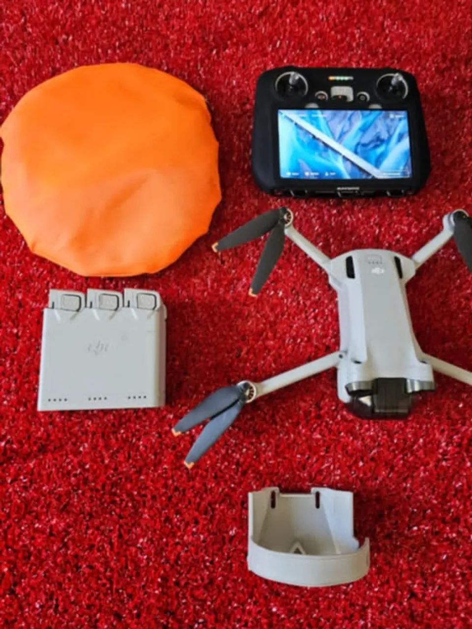 Drone DJI Mini 3 Pro com kit Fly More. Controle com Tela . Zap * - Foto 4