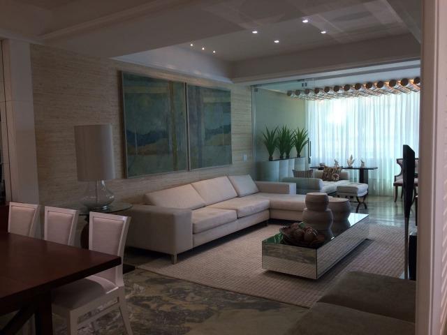 Magnífico apartamento "NOVO" 4 suítes na Avenida em Meia Praia em Itapema SC - Foto 2