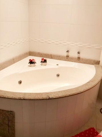 Charmoso Apartamento Mobiliado e Decorado em Jurerê Internacional