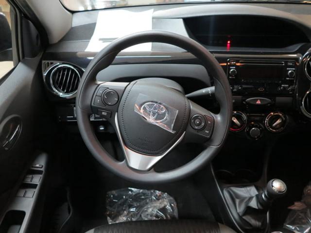 TOYOTA ETIOS SEDAN X PLUS 15 MT 19/20 - Foto 10