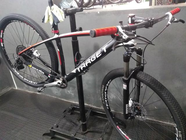 Bicicleta 29 carbono grupo Eagle Sram 12v