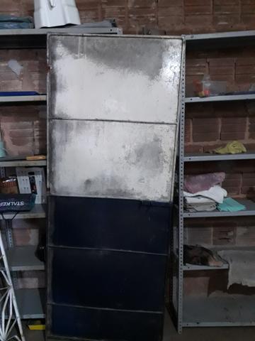 Vendo portão porta de ferro - Foto 2