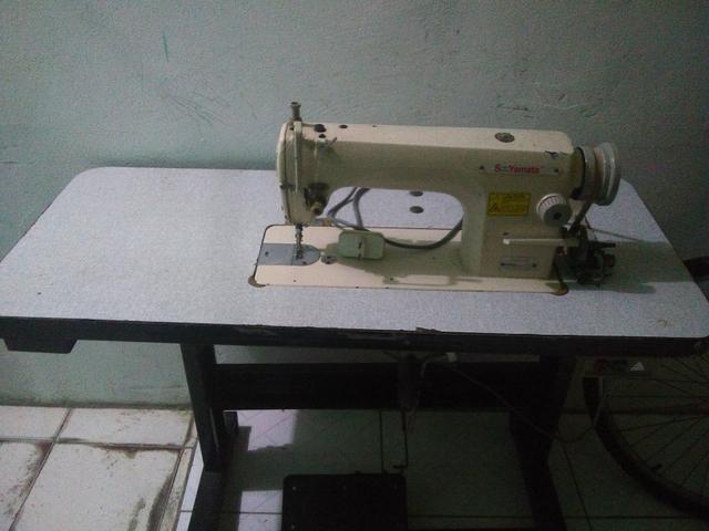 Máquina de costura em ótimo estado - Foto 3