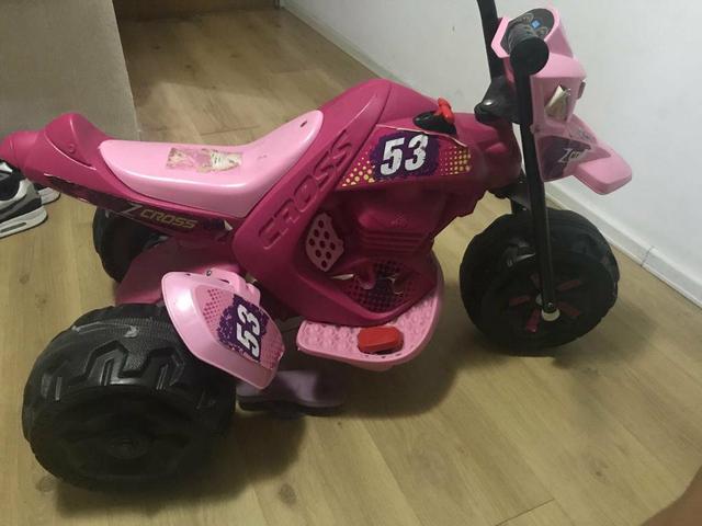 Vendo moto elétrica muito pouco usada 200 reais pra hj - Foto 3