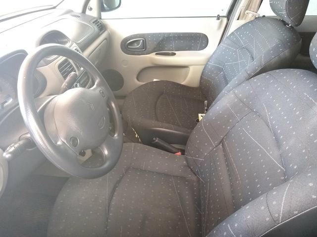 Clio - Foto 3