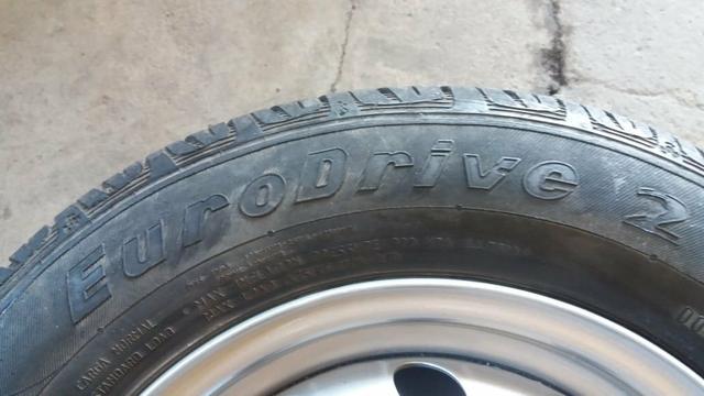 Jogo de rodas originais do Corsa aro 13 com pneus - Foto 3