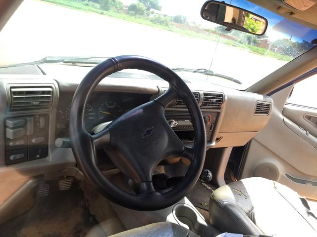 Vendo Blazer S10 Dlx, cor azul, Ano 97/98 turbo diesel 4x2 - Foto 6
