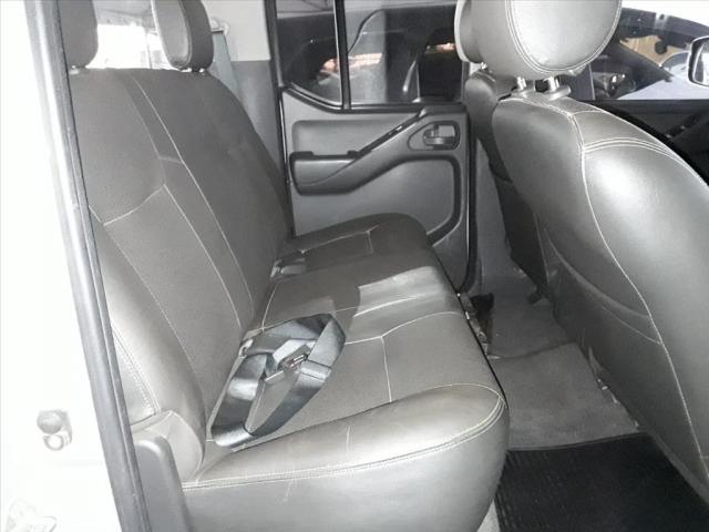 NISSAN FRONTIER 2.5 LE 4X4 CD TURBO ELETRONIC DIESEL 4P AUTOMÁTICO - Foto 10