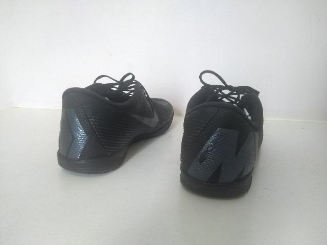 Chuteira Futsal Nike Mercurial Vapor 12 Academy - Preto - Foto 4