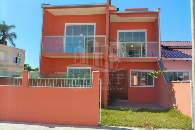 JD346 - Sobrado com 3 suítes + 1 dormitório térreo em Barra Velha/SC
