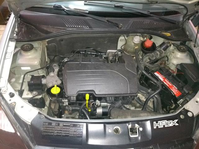 Renault Clio mod 2008 sedan 1.0 16v 4portasAuthentique - Foto 13