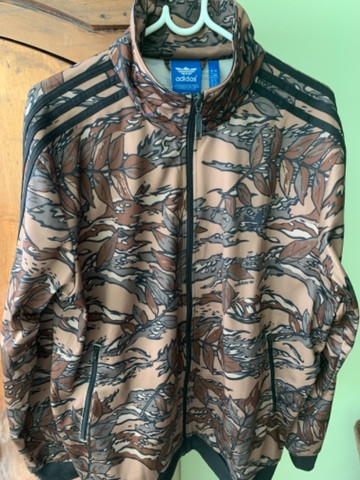 agasalho adidas camuflado