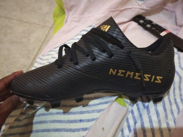 nemesis chuteira adidas