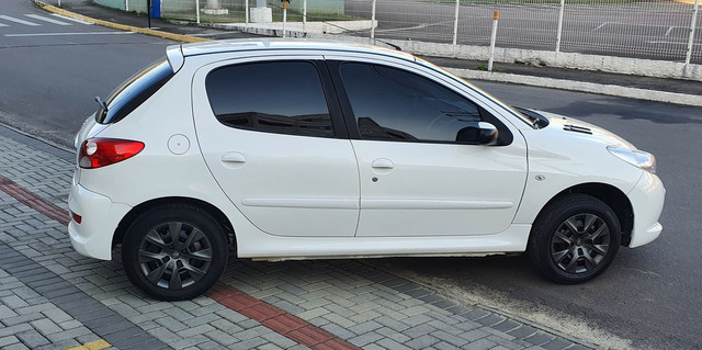 Peugeot 207 XR 1.4 2012 - Foto 3