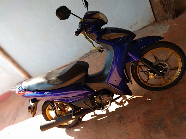 MOTO BIZ PARAGUAIA MODELO DA BRASILEIRA
