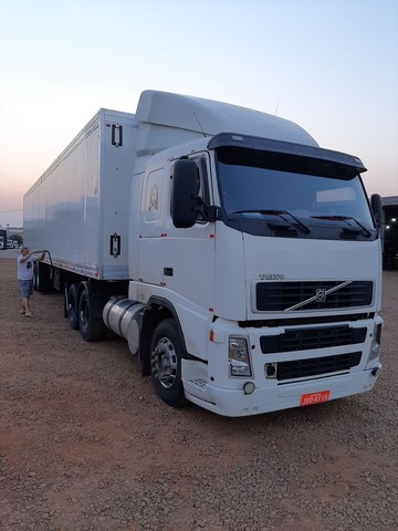 CAMINHÃO FH VOLVO