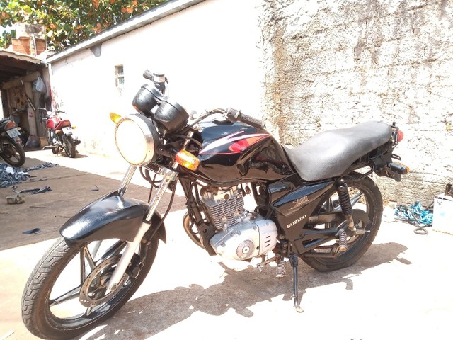MOTO DE LEILÃO SUZUKI YES 2008