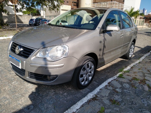 POLO SEDAN 1.6 EXTRA