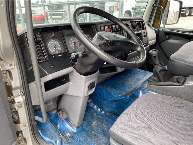 Caminhão Baú Volvo 2060 - Foto 3