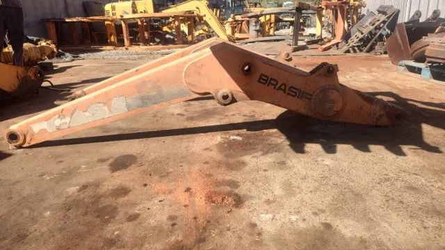 Braço ?H? (Braço carregadeira) Retroescavadeira CASE 580L - M p/n   148714A1 - Foto 3