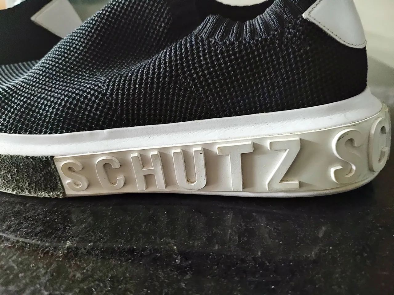 Vendo URGENTE tênis SCHUTZ. N° 36