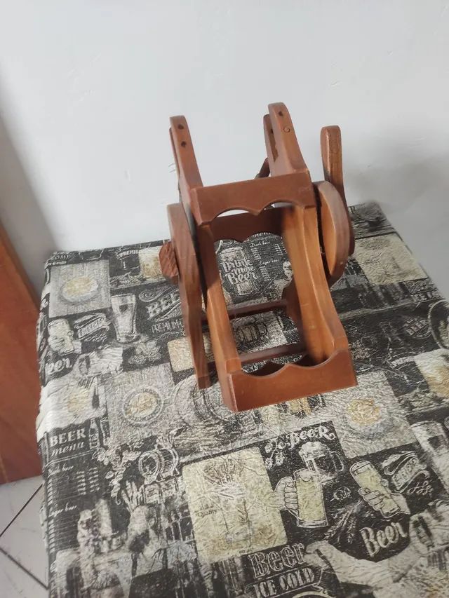 Suporte para vinho comprado em Minas gerais de madeira - Foto 2