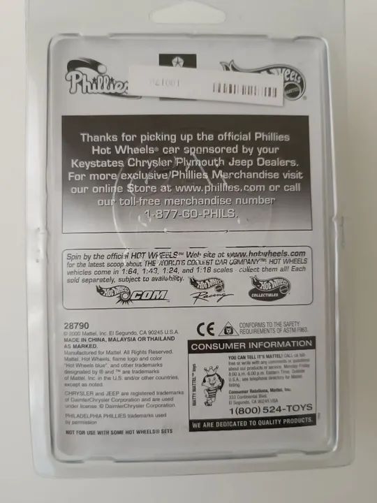 Pack com 2 minis, marca Hot Wheels, temática da equipe Philadelphia Phillies, escala 1:64 - Foto 2