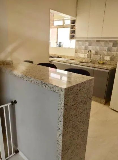 Pia Planejada / Bancada - Granito Amarelo Ornamental