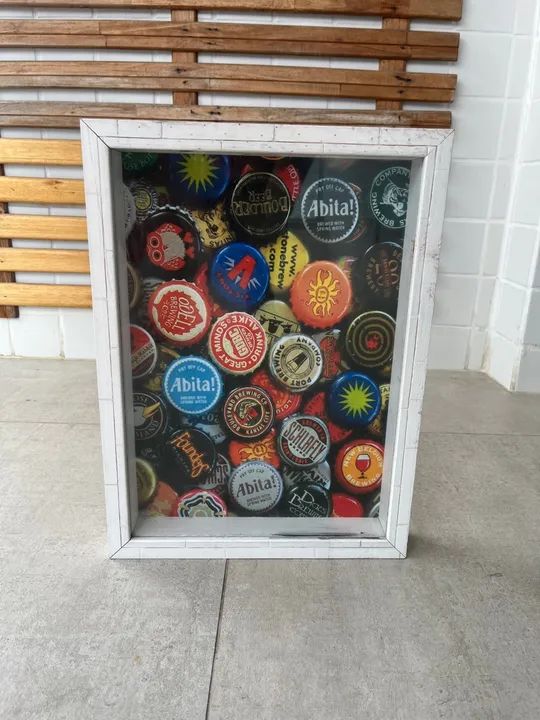 Quadro de tampinhas de cerveja - Foto 3