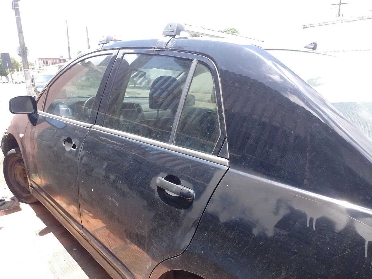 VENDO COM URGÊNCIA! TIDA( NISSAN), CARRO P/CONSERTAR O MOTOR. VALOR : 6,500 . BAIXEI ..