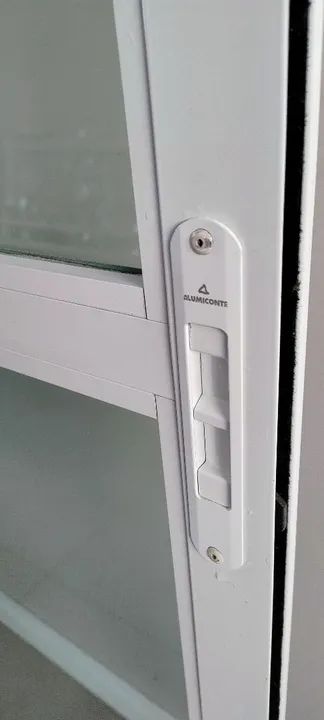 Porta Sacada de Alumínio Completa/1,47×2,11 - Foto 5
