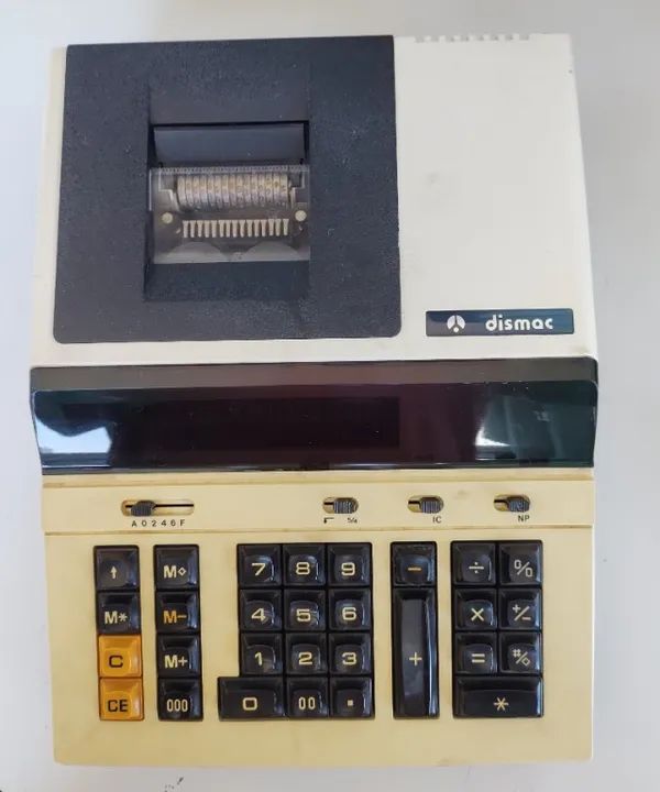 Calculadora de mesa Dismac, década de 1970
