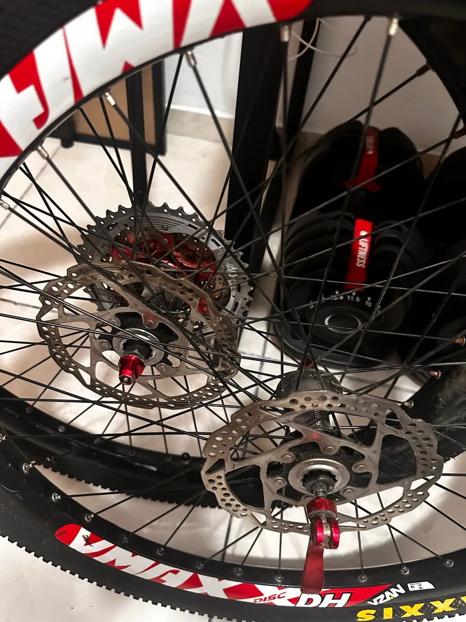 RODAS COMPLETAS VMAXX + PNEUS MAXXIS - Foto 2