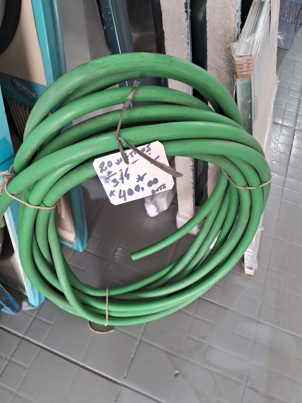 Mangueira 3.4.marca Goodyear  lonada.. ótima...para lavar  ..sem dobrar.... - Foto 4