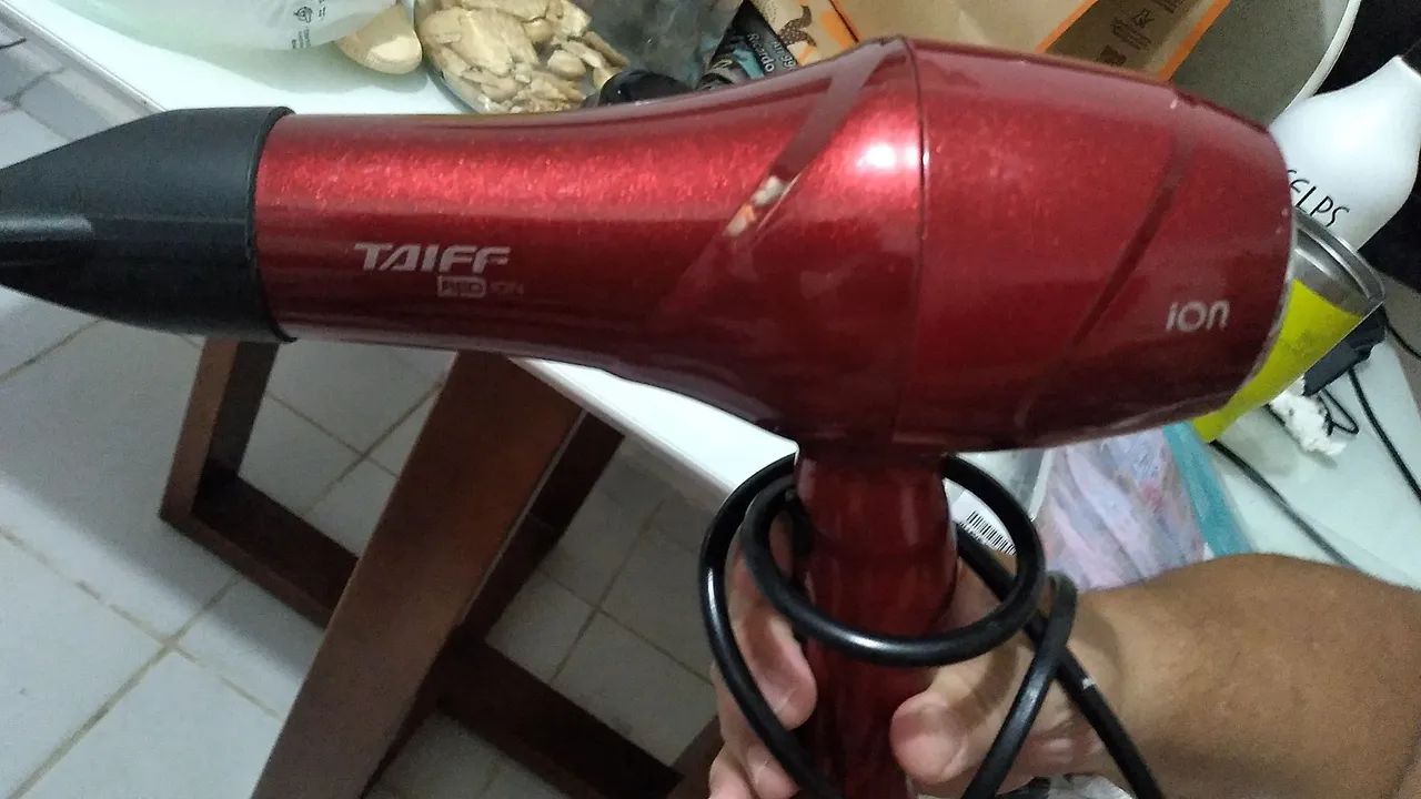 Secador de cabelo e pranchinha de cabelo. - Foto 5