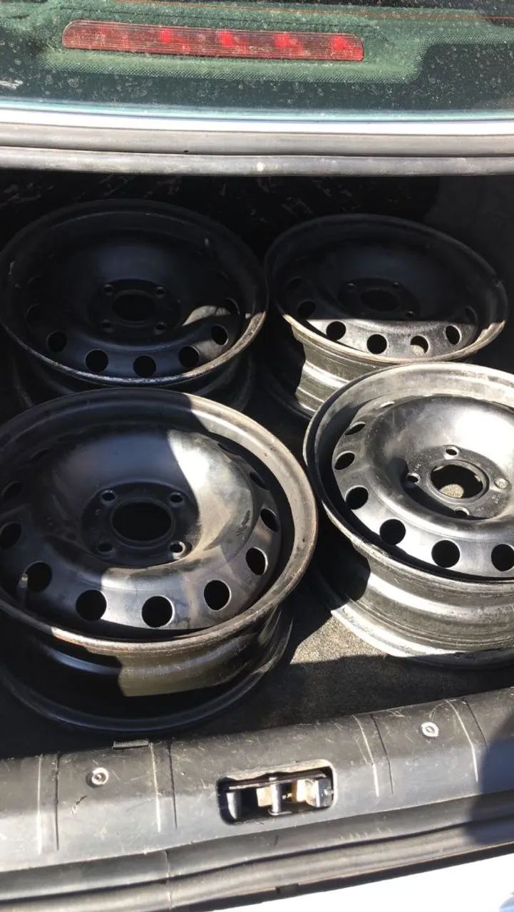 Rodas de ferro aro 14 sem pneus peugeot